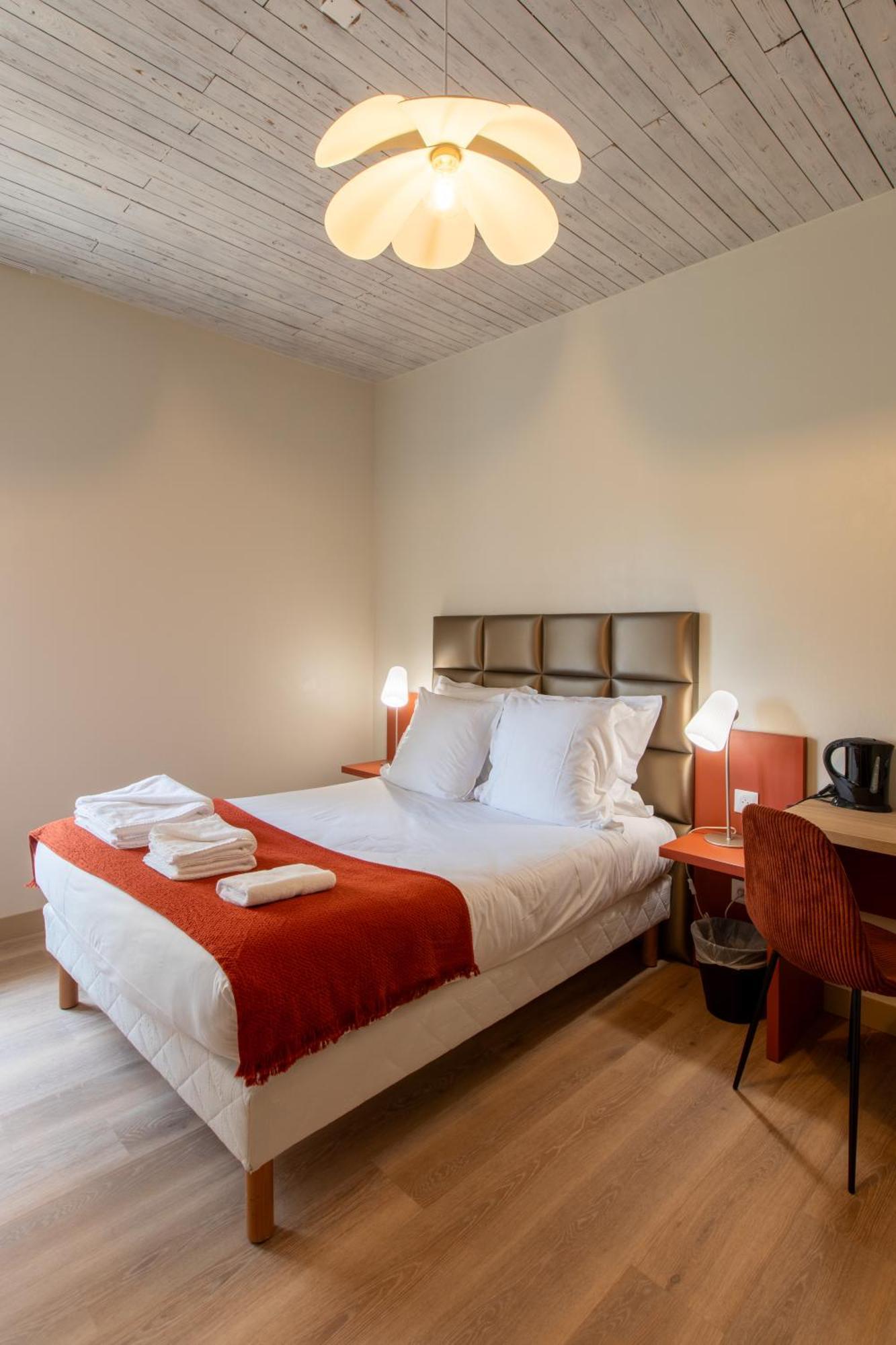 Domaine De La Courbe Hotel & Spa Le Lude Exterior photo